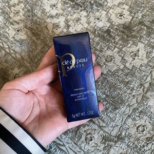 Clé de Peau Beauté Concealer Beige